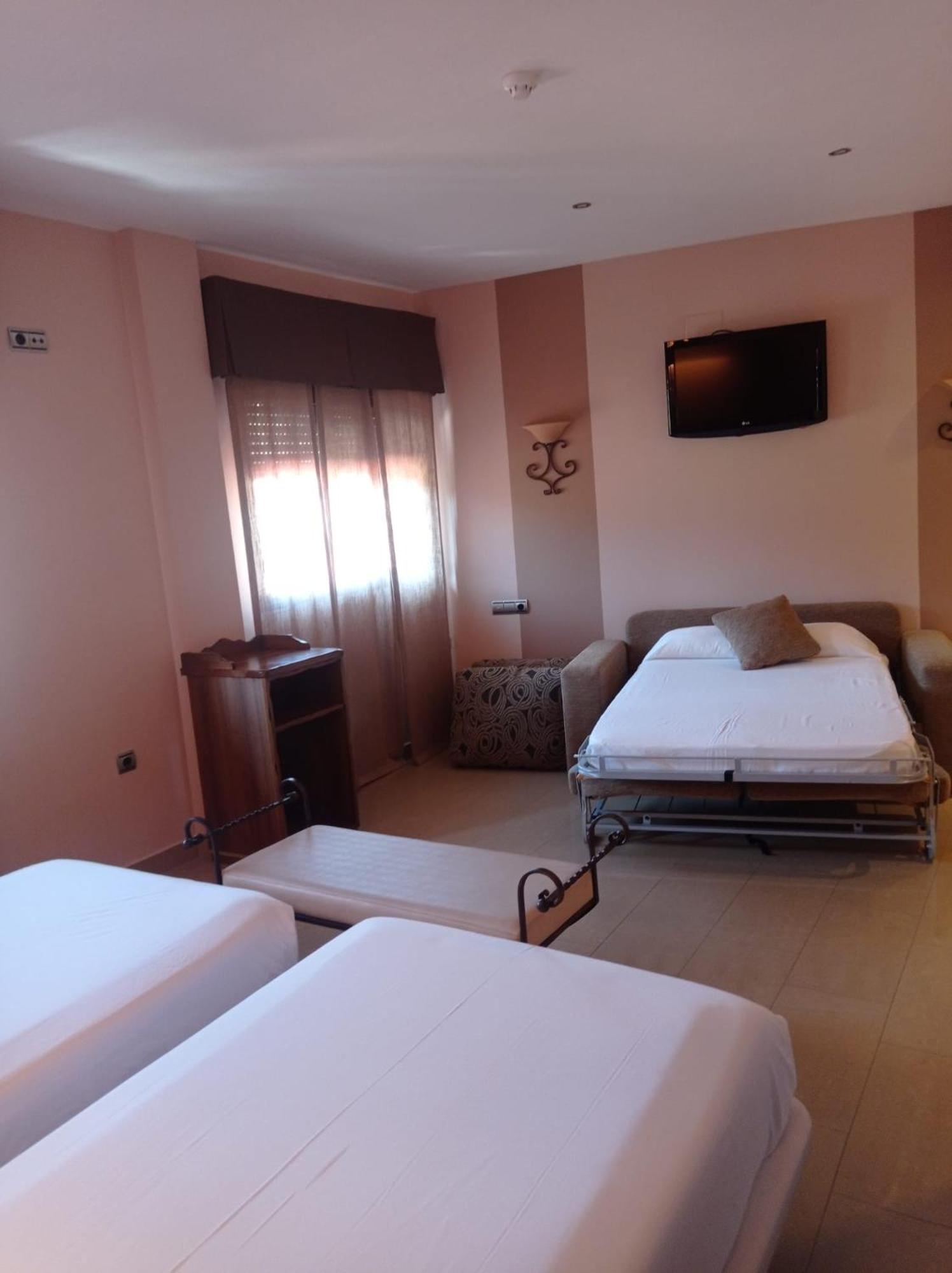 Hotel La Brasa Vélez de Benaudalla Extérieur photo